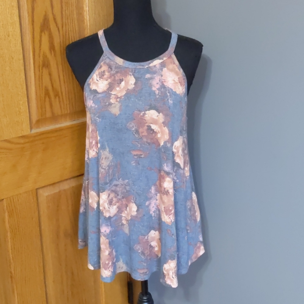 NWT mts Partially Open Back Flowy Floral Tank
